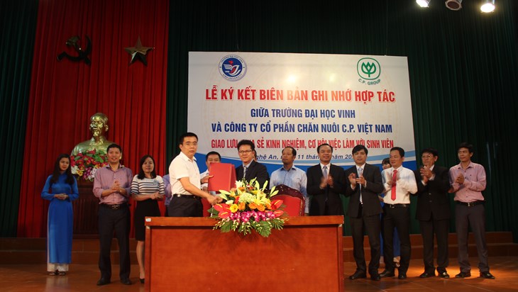  Trường Đại học Vinh và Công ty cổ phần C.P. Việt Nam tổ chức Lễ ký kết Biên bản ghi nhớ hợp tác toàn diện